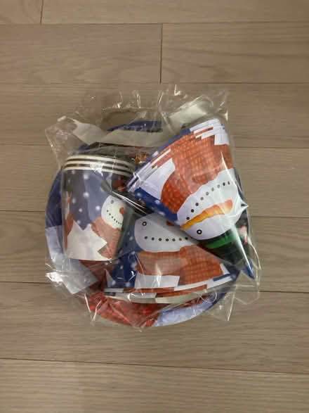 Photo of free Xmas party supplies for crafting (Kennedy/16th in Markham) #1