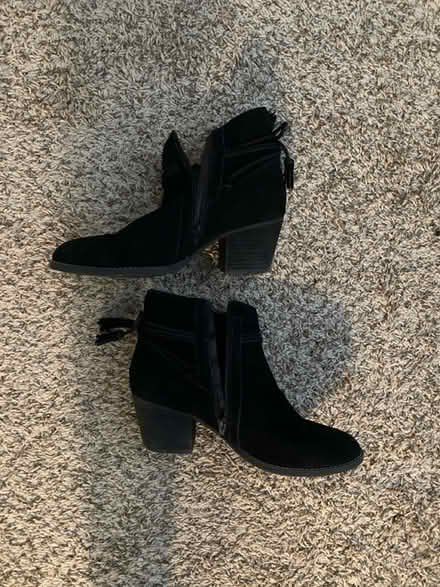 Photo of free Size 11 women’s shoes (lisle, il) #3
