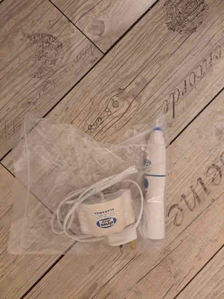 Photo of free Electric Tooth Brush with charger (Crofton Park, Brockley) #1