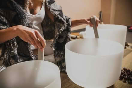 Photo of white crystal meditation bowl+wand (Mississaga St. W., Orillia) #1