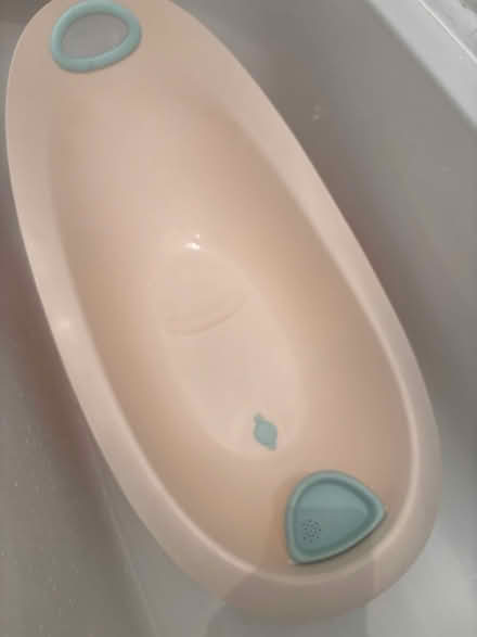 Photo of free Baby bath with Newborn detachable seat (Barton upon Irwell M30) #4