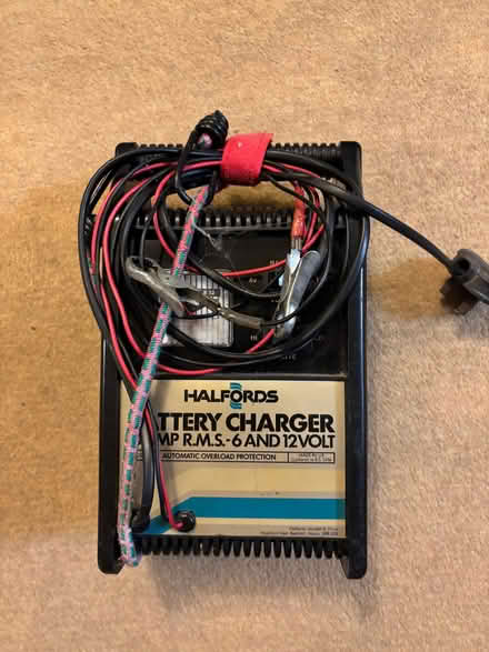 Photo of free Battery charger (Puckeridge SG11) #1