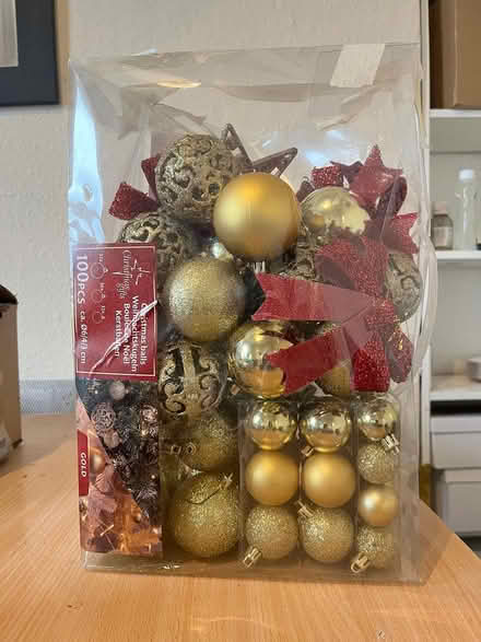 Photo of free Gold Christmas Decorations (Kimmage/Harolds Cross) #1