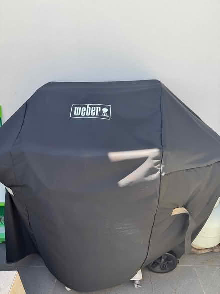 Photo of free Weber bbq with griddle - near new (Cabarita beach) #4
