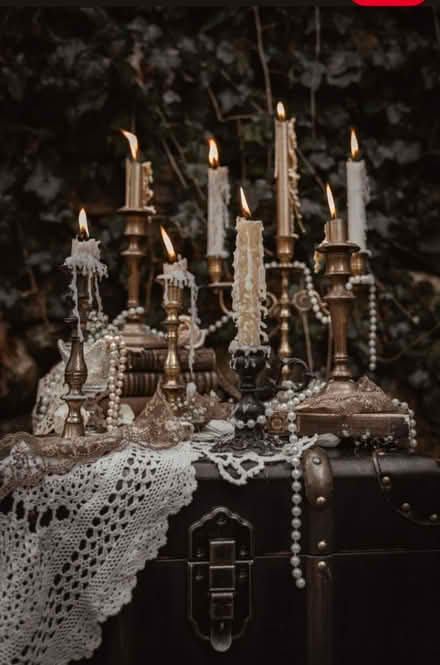 Photo of Classic literature decor (Crofton) #3