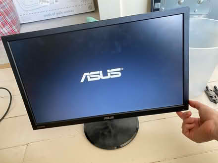 Photo of free ASUS screen (Purley CR8) #1