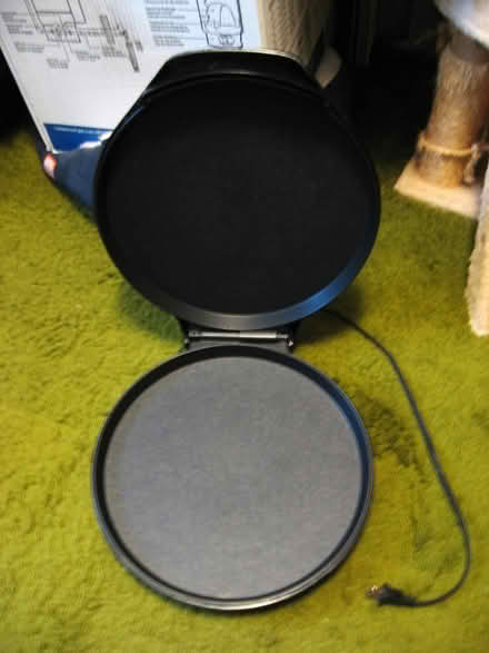 Photo of free pizza cooker (Near I-55 AND Route 30) #2