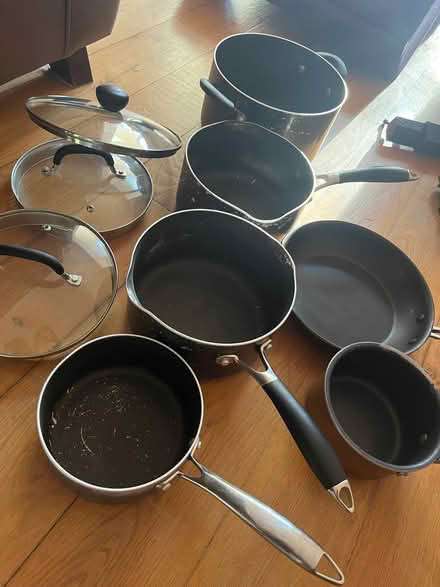 Photo of free 5 pans and 1 frying pan + some lids (Nash BR2) #1