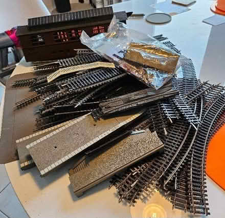 Photo of free Hornby/Lima Trains, R/Stock, Track And Accessories (DA2) #2