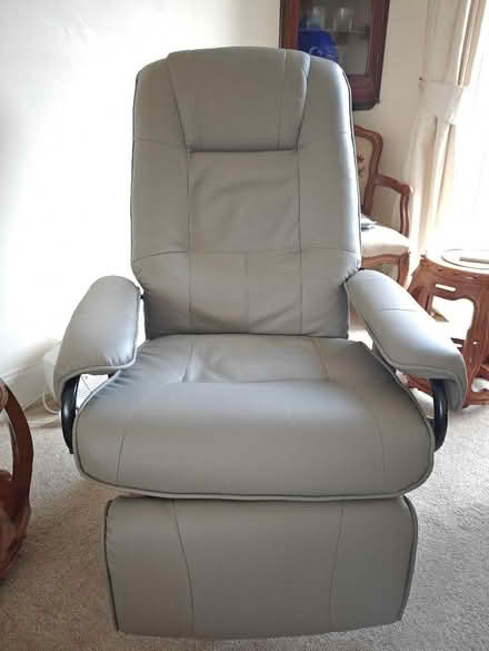 Photo of free Single seater reclining chair (Stubbington PO14) #1