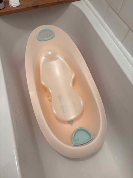 Photo of free Baby bath with Newborn detachable seat (Barton upon Irwell M30) #1