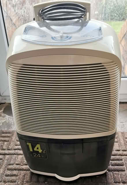 Photo of free DeLonghi Dehumidifier Dec 14 (Tinshill LS16) #1