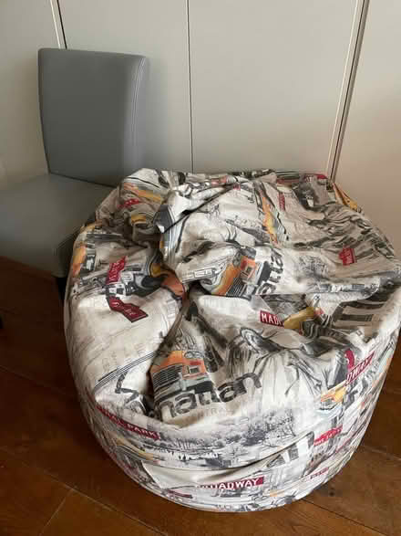 Photo of free Bean bag chair New York themed (Chiswick W4) #4