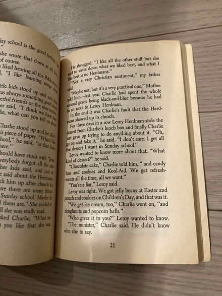 Photo of free Xmas novel (Kennedy/16th in Markham) #3