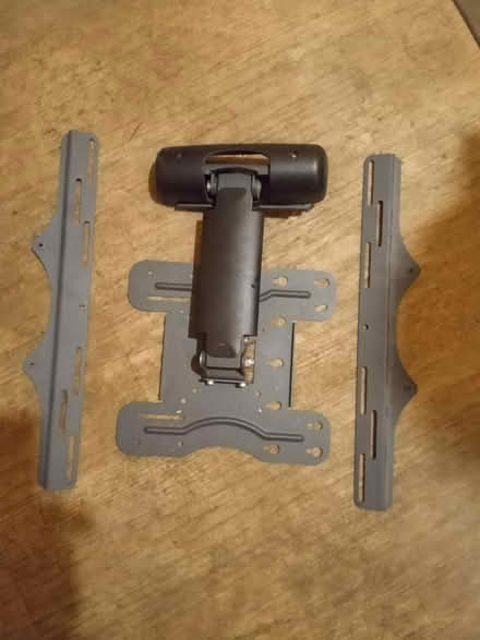 Photo of free TV Bracket (Stopsley LU2) #1
