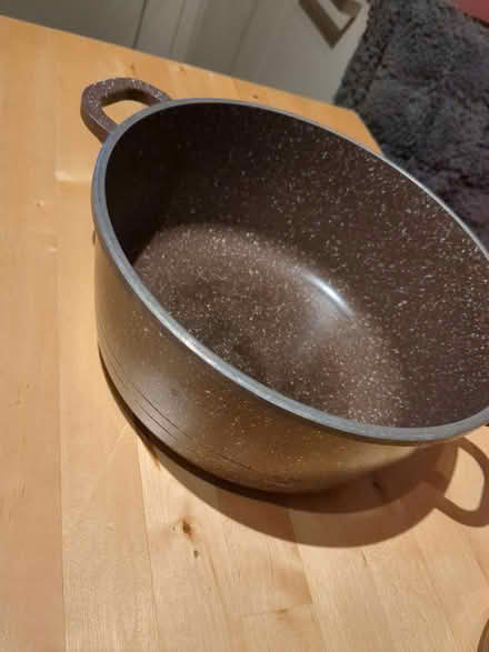 Photo of free Kitchen pot and more (Bethnal Green E2) #1