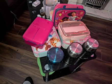 Photo of free School lunch box and flasks (Openshaw M11) #1