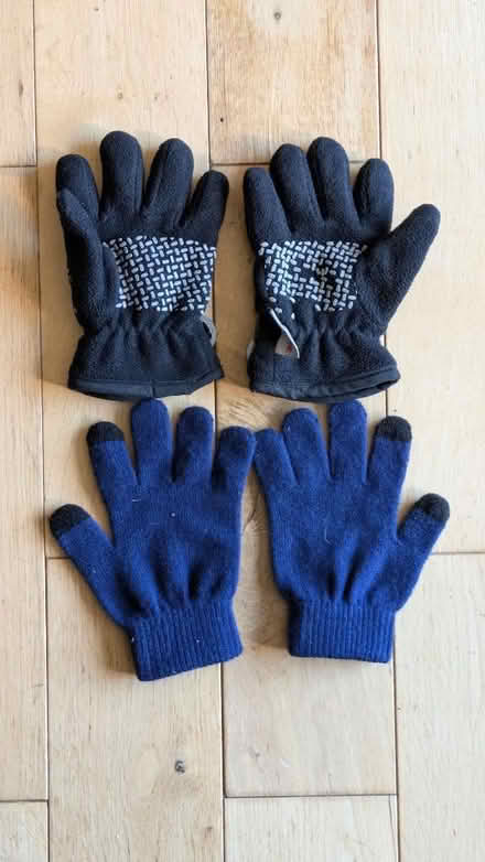 Photo of free Kids Gloves ~5-6 (Balerno EH14) #1