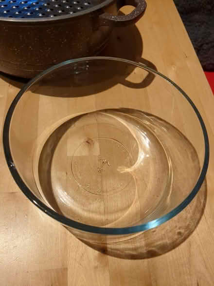 Photo of free Kitchen pot and more (Bethnal Green E2) #4