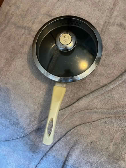 Photo of free Kitchen Pots pans tubs assorted (East Kilbride) #4