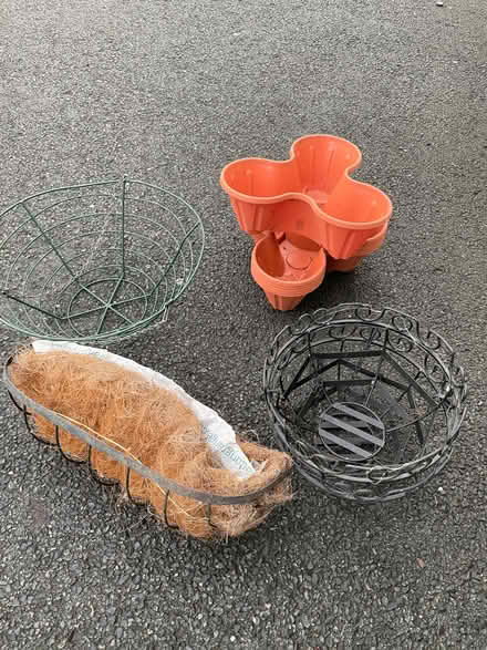 Photo of free Metal hanging baskets and various garden pots (Bowerham LA1) #1
