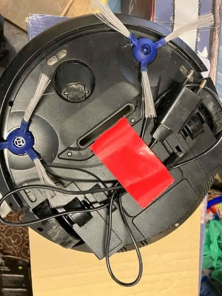 Photo of free Robot vacuum, slight fault (Morden SM4) #2