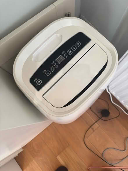 Photo of free Floor standing air con unit (Queens Road Peckham) #3