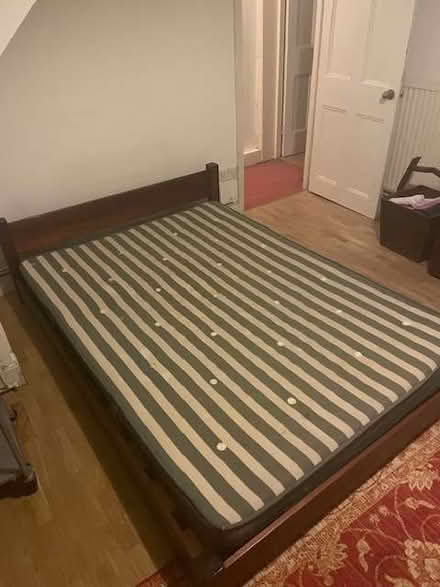 Photo of free Queen-sized bed (Barnsbury N1) #3