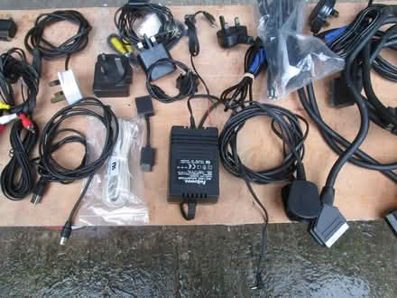 Photo of free computer / phone leads (OX11 Harwell) #3