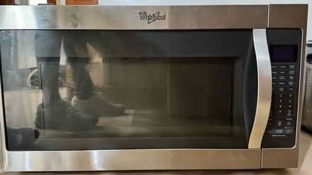 Photo of free Over stove microwave (Lino lakes) #4