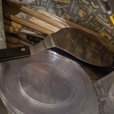 Photo of free BBQ Utensil + Plates & bowls (TW7) #1