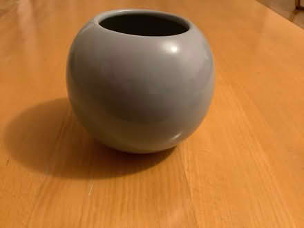 Photo of free Round ceramic pot (Barbican EC2Y) #1
