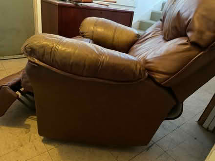 Photo of free Old leather lounge chair works (Mandela Pkwy and 28th) #2