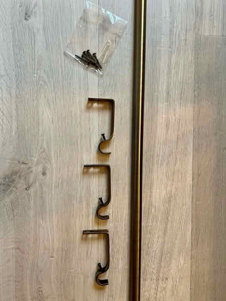 Photo of free Bronze Coloured Metal Extendable Curtain Pole (Borrowash DE72) #3
