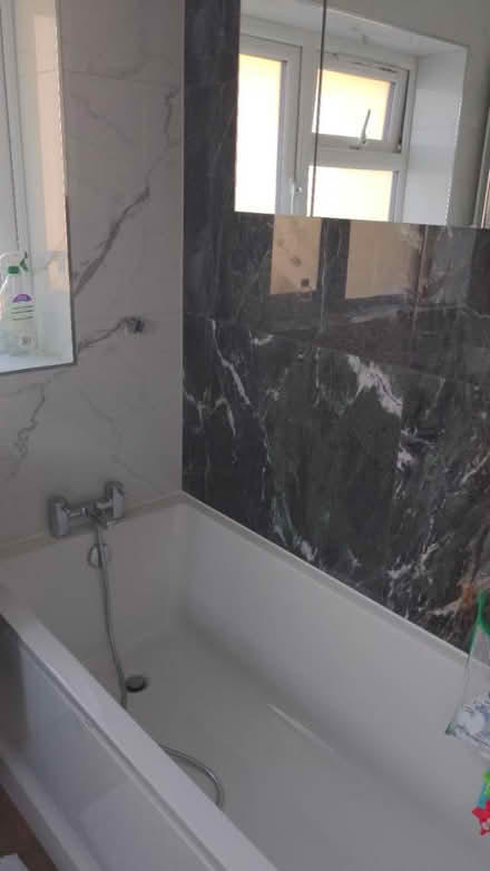 Photo of free 1200 x600 mm gloss porcelain tile (Priestwood, Bracknell RG42) #3