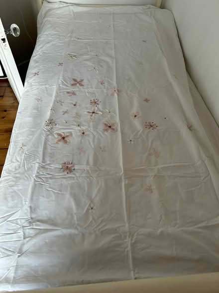 Photo of free Single duvet cover (Royal Standard SE7) #2