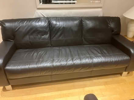 Photo of free Black leather sofa (Sun In The Sands Roundabout SE3) #1