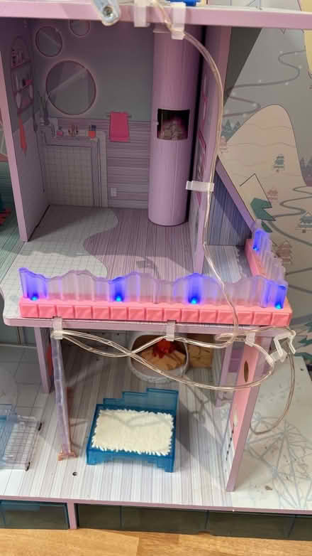 Photo of free LOL Dolls house (CV34 Warwick gates) #3