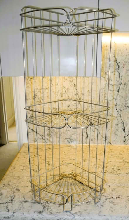 Photo of free bathroom shower tidy (Whitehill SG4) #1