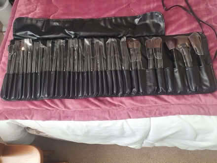 Photo of free Make up brush set. (Elstow MK42) #1