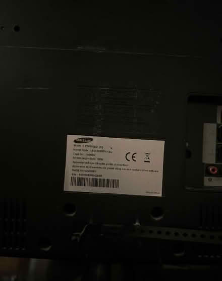 Photo of free 34" Samsung TV & remote (Bewdley DY12) #3