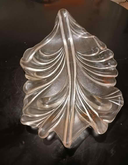 Photo of free Glass dish (60th cedar ave 19143) #1