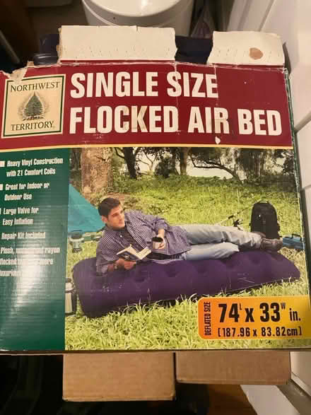 Photo of free Blow up mattress and ice packs (Upper West Side 10023) #1