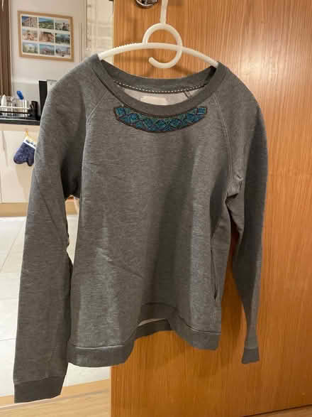 Photo of free 2 teenaged girls jumpers (Elephant and castle SE1) #3