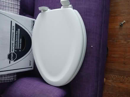 Photo of free Elongated toilet seat (60th cedar ave 19143) #1