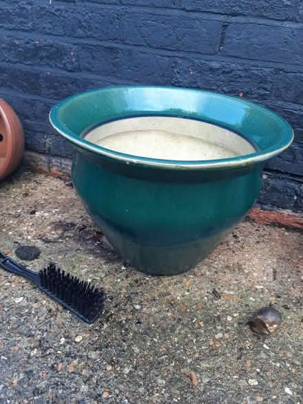 Photo of free Really big heavy pot (Carlton) #1