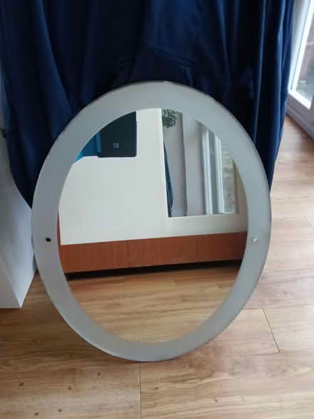 Photo of free Oval mirror. Nr turnpike lane n17 (N17 turnpike lane) #1