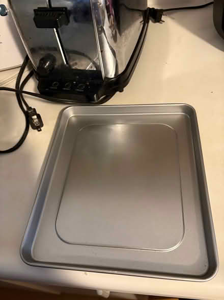 Photo of Pan under toaster (L5L 5P5) #1