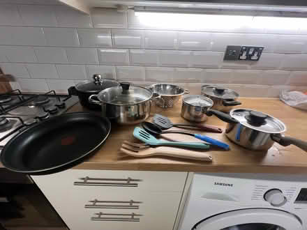 Photo of free Various pans and kitchen stuff (Orpington BR6) #2