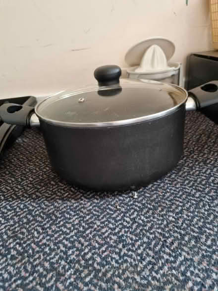 Photo of free Sauce pan (SE20) #1